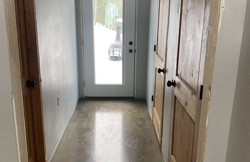 Wise River Cabin | Big Hole Valley cabin near river access