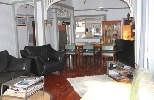 Rodds Bay House | Big inviting Queenslander overlooking the bay with sea breezes and water views