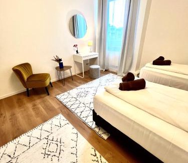 West Berlin Centre Apartment | BIG New 7Rooms City Center APARTMENTS and Suites