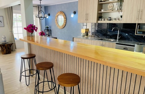 Rodney Bay House | BIG November Savings! Modern by beach.
