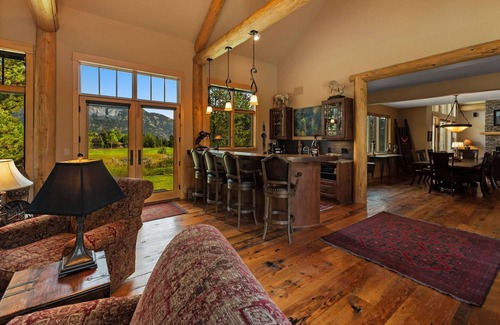 Big Sky House | Big Sky Meadow Private Retreat w/Hot Tub