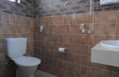 Oberon Hotel | Big Trout Motel