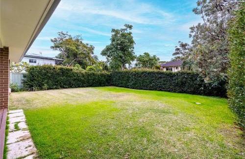 Nelson Bay House | Big Wave At Shoal Bay 8 Achilles St large home with ducted air con Wi Fi and Linen