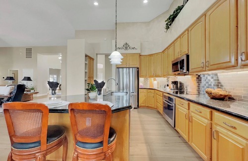 Arabian Crest House | Biggy Home. Sleeps 12. Mayo Clinic, Desert Ridge, TPC Golf! Discount!