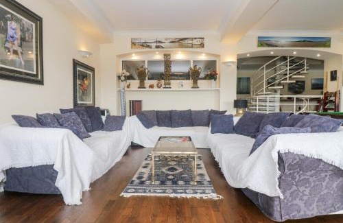 Dartmouth House | Bight Boathouse