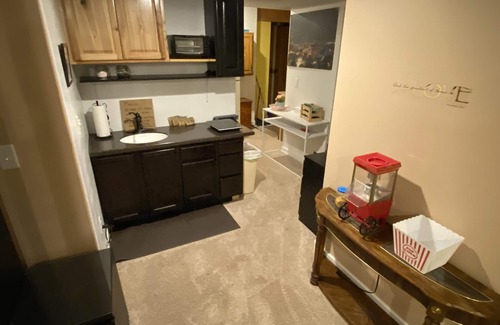 Peyton House | Bijou Basin Tranquility: walk out basement 1 bedroom, 1 bath 5+ acres w/hot tub