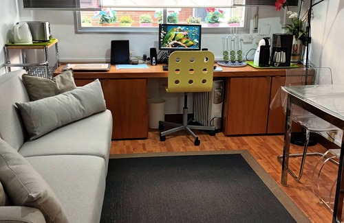 Deustuko San Pedro-Erribera Condo | Bilbao Deusto, 3 Bedr. 4p. Free garage, wifi, tele work.