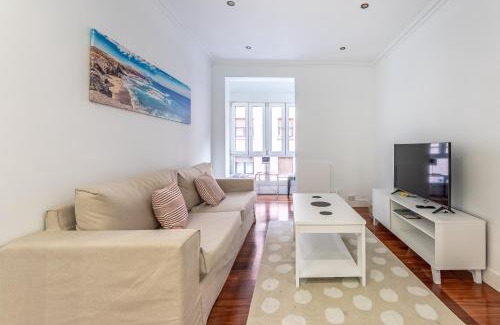 Santurtzi Apartment | Bilbao Port III by Aston Rentals