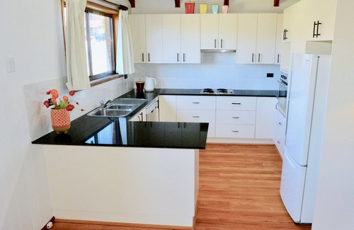 Malua Bay House | Binda Beach House - two beaches within 450m walk