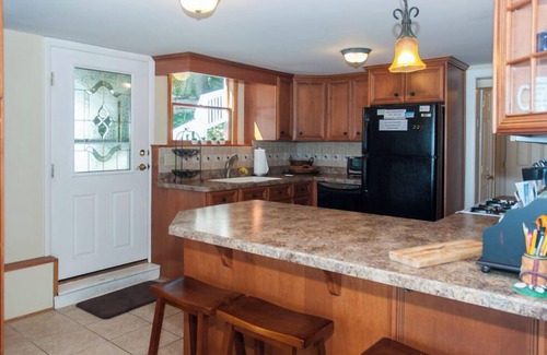 Penn Yan Cottage | Birch Cottage:"Comfort and Convenience in the heart of Wine Country"