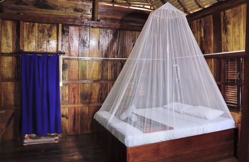 Krong Kaeb Hotel | Bird of Paradise Bungalows