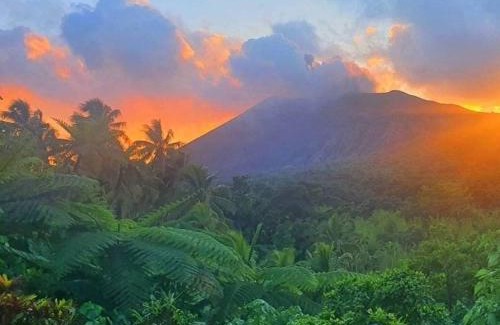 Santo Bed & Breakfast | Bird view bungalows