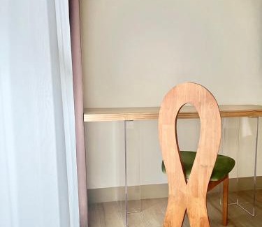 Yuli House | Bird Walking