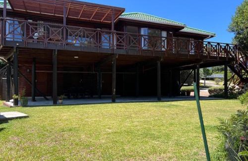 Brenton-on-Sea House | Birdsong Your Brenton-on-Sea home-away-from-home