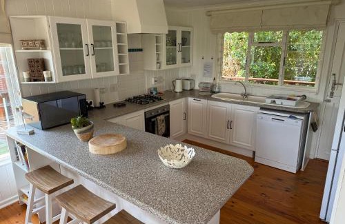 Brenton-on-Sea House | Birdsong Your Brenton-on-Sea home-away-from-home