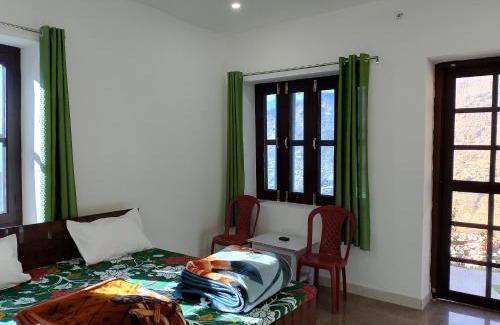 Munsyari House | Birthi Waterfall Homestay