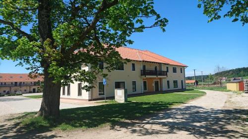 Cesky Rudolec House | Bison Ranch