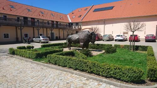 Cesky Rudolec House | Bison Ranch