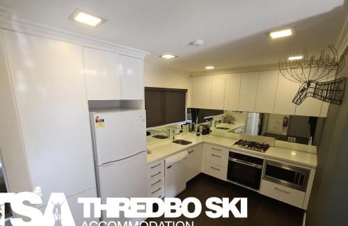 Thredbo Ski Chalet | Black Diamond Tombarra 6A