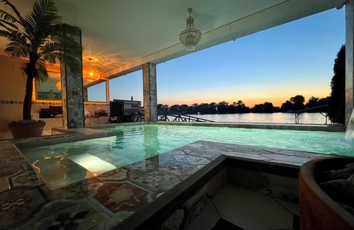 Cukarica Villa | Black house Sava river