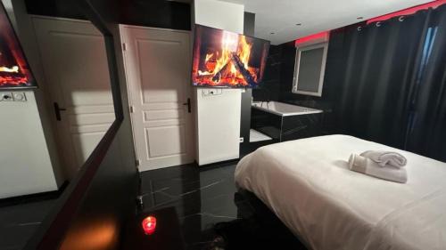 Moulin a Vent Apartment | Black Room: Votre Love Room près de Lyon