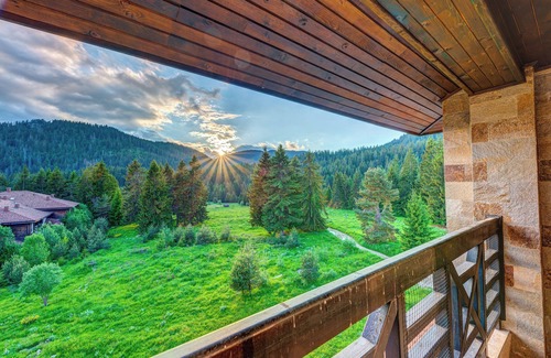 Smolyan Apartment | BlackBox StudionCharming 1-bedroom apartment in enchanting Pamporovo with WiFi