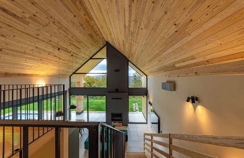 Varazdinske Toplice Villa | Blacksmith House - Stylish vacation home with spa & nature views