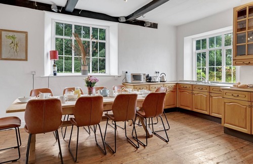 Hay-on-Wye Cottage | Blackway House - sleeps 20 guests in 7 bedrooms