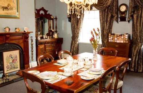 Mullalyup Bed & Breakfast | Blackwood Inn Innkeepers House