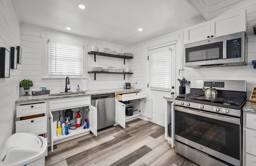 St. Charles Historic District House | Blair's 1879 Historic House 4 Bed 2 Full Bath WOW