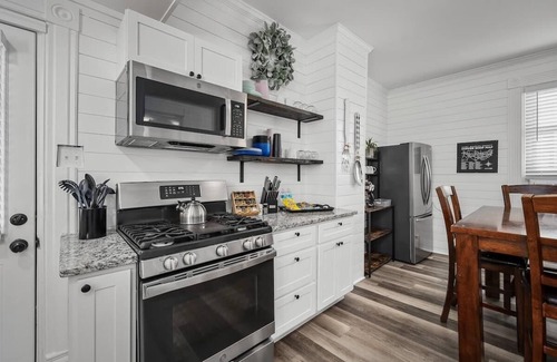 St. Charles Historic District House | Blair's 1879 Historic House 4 Bed 2 Full Bath WOW