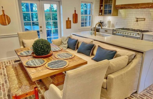 Centreville Villa | Blake House Historic Estate with Private Inn