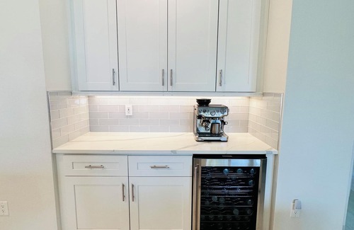 South Venice House | BlessedVeniceOasis, Luxury Beach House - 5 Minutes to Beach, Brand New!