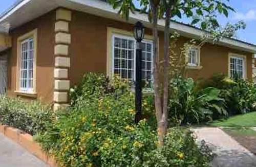 Molynes Gardens Apartment | Bliss 2 - Cozy Garden Suite near Usain Bolts' Restaurant
