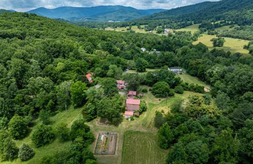 Dyke Bed & Breakfast | Bliss Point Farm and B&B, LLC