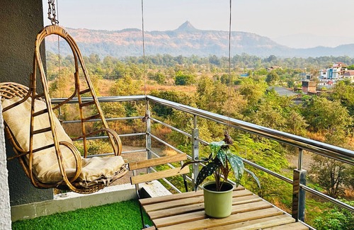 Karjat Apartment | Bliss Retreat-cozy studio w/pvt balcony & a swing!