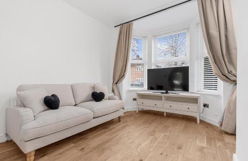 Trafford House | Blissful Breaks Near Old Trafford Stadium