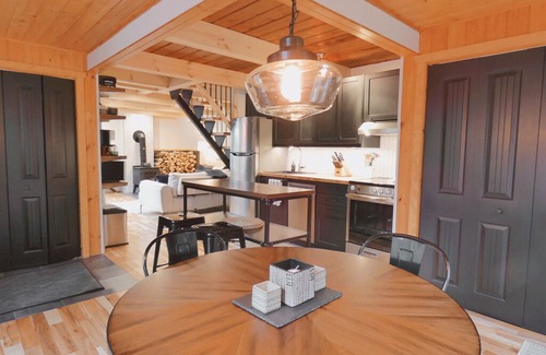 Orford Villa | Blissful Chalet+ Nature + Family & Pet Friendly + Workspace + WiFi