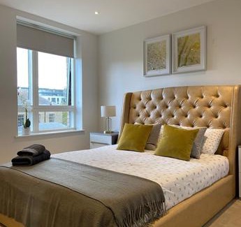 London Borough of Hounslow Apartment | Blissful One Bed Near The River