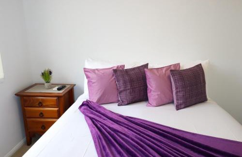 Caboolture South House | BLK Stays Guest House Deluxe Units Caboolture South