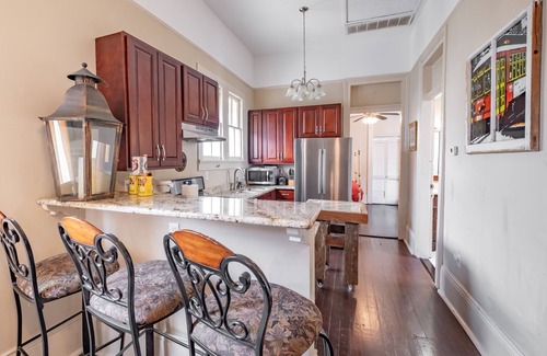 Mid-City House | Block From Streetcar To City Park, Jazz Fest, and French Quarter