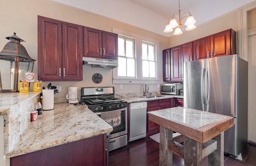 Mid-City House | Block From Streetcar To City Park, Jazz Fest, and French Quarter