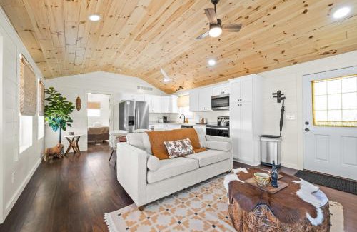 Williamstown House | Block of 4 Lodges at Eden Reserve - For Groups