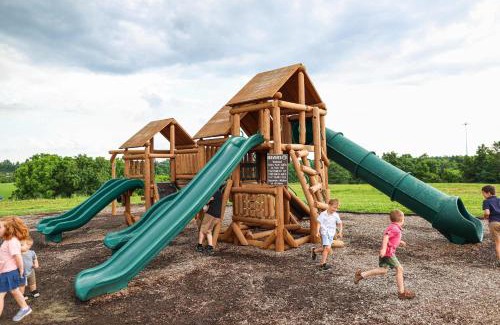 Williamstown House | Block of 4 Lodges at Eden Reserve - For Groups