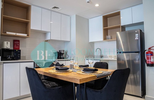 Abu Dhabi City Center Apartment | Bloomfields Stylish 1BR in Reflection