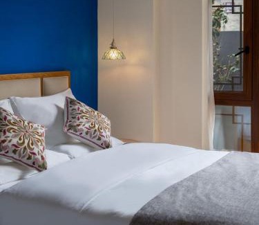 Xishan Hotel | Blossom Stockade Tien Lake Kunming