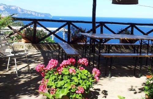 Massa Lubrense Ski Chalet | Blu Home