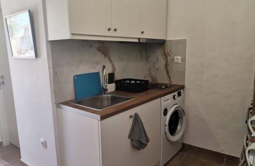 Lavrio Apartment | Blue central apt 10 min to the port/wash machine