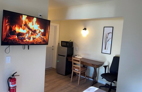 Picnic Point-North Lynnwood Apartment | Blue Door at Lake Serene