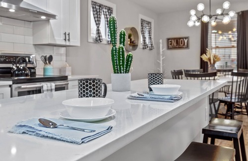 St. Louis House | Blue Door Bungalow | JZ Vacation Rentals